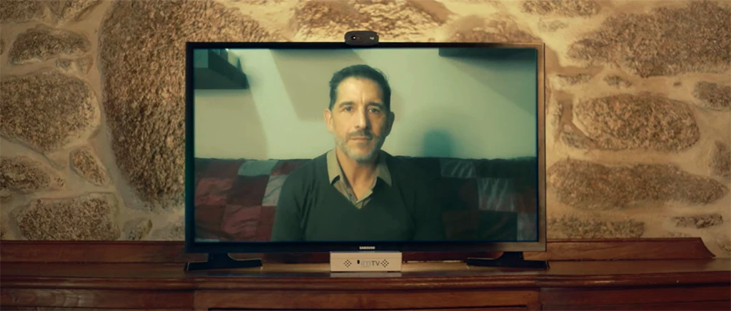 Uso de la interfaz sencilla de SocialTV en el televisor para videollamadas y acompañamiento