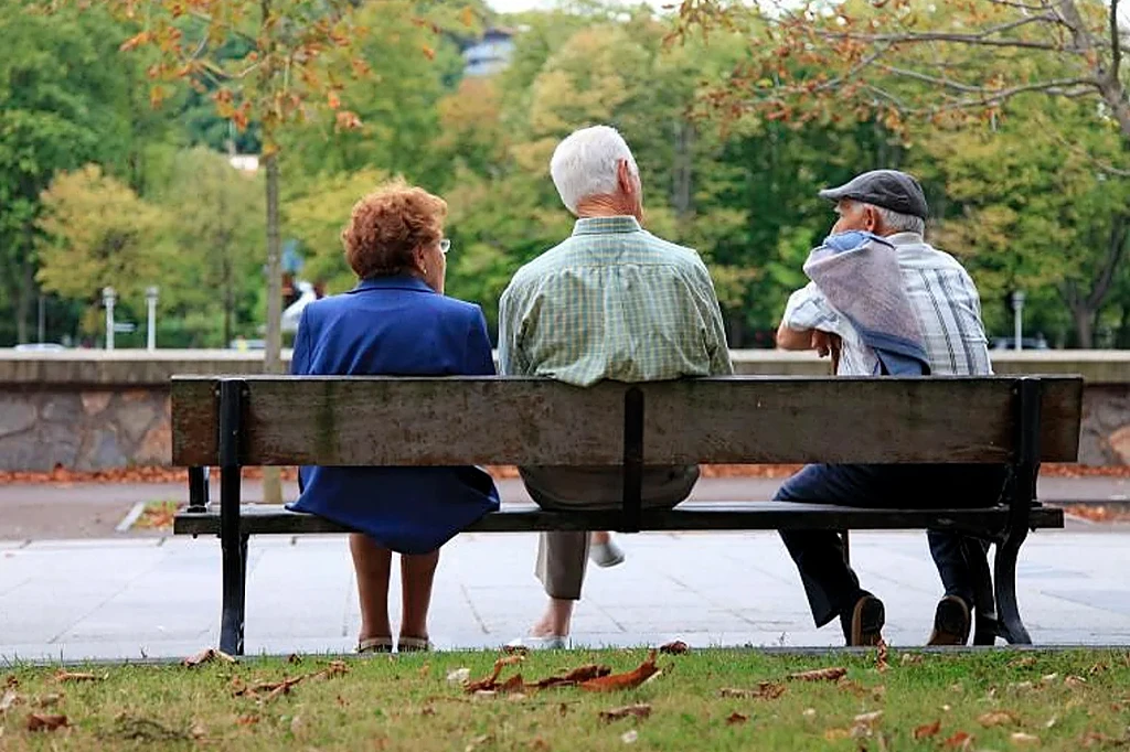 La importancia del acompañamiento en personas mayores para evitar la soledad no deseada
